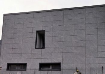 Complesso commerciale Chiavenna-So rivestimento di facciata in gres porcellanato